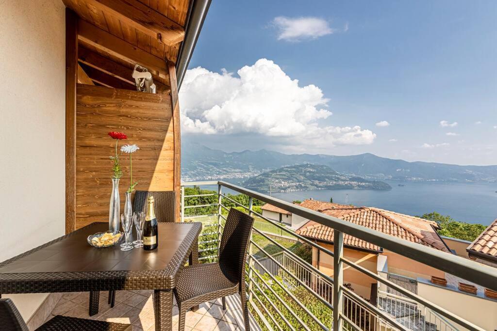 La Dolce Vita - Vista Lago E Piscina Parzanica Exterior photo